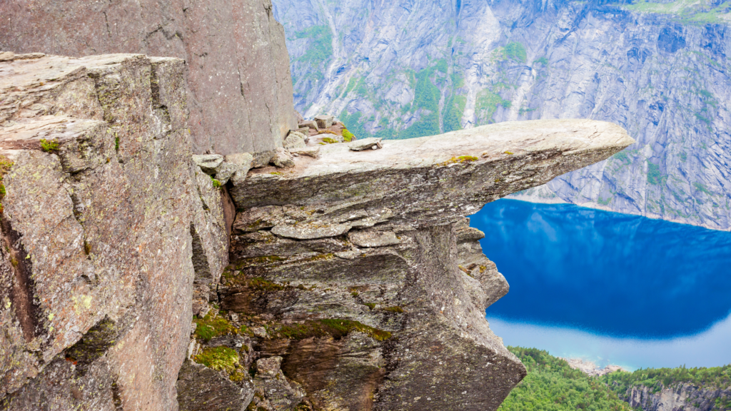  Skrikjofossen. Troll tunga