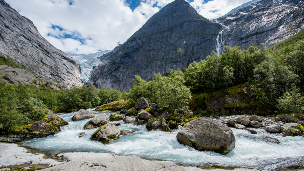 Briksdalsbreen. Chasing Norwegian waterfalls