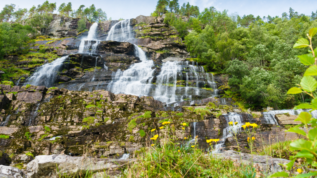 10 Must-See Waterfalls in Norway for Adventure Lovers