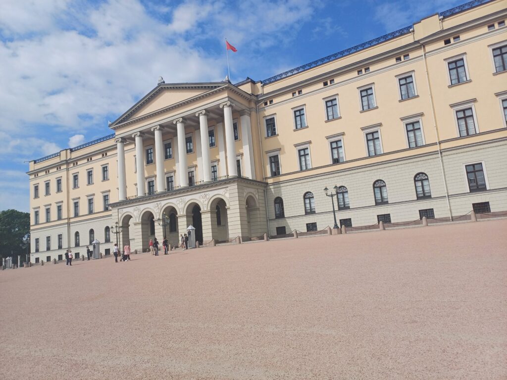 One Day in Oslo Itinerary: Places to Visit Royal Palace
